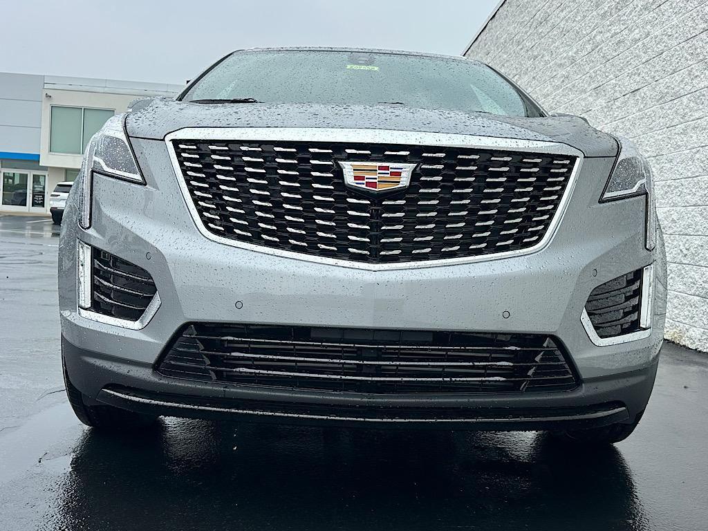 new 2025 Cadillac XT5 car, priced at $47,209