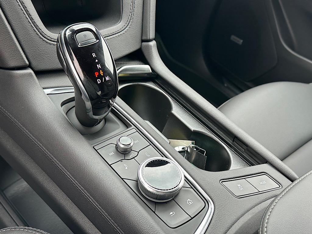 new 2025 Cadillac XT5 car, priced at $47,209