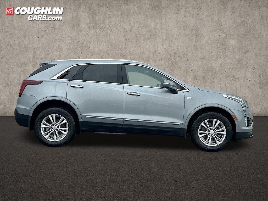 new 2025 Cadillac XT5 car, priced at $47,209