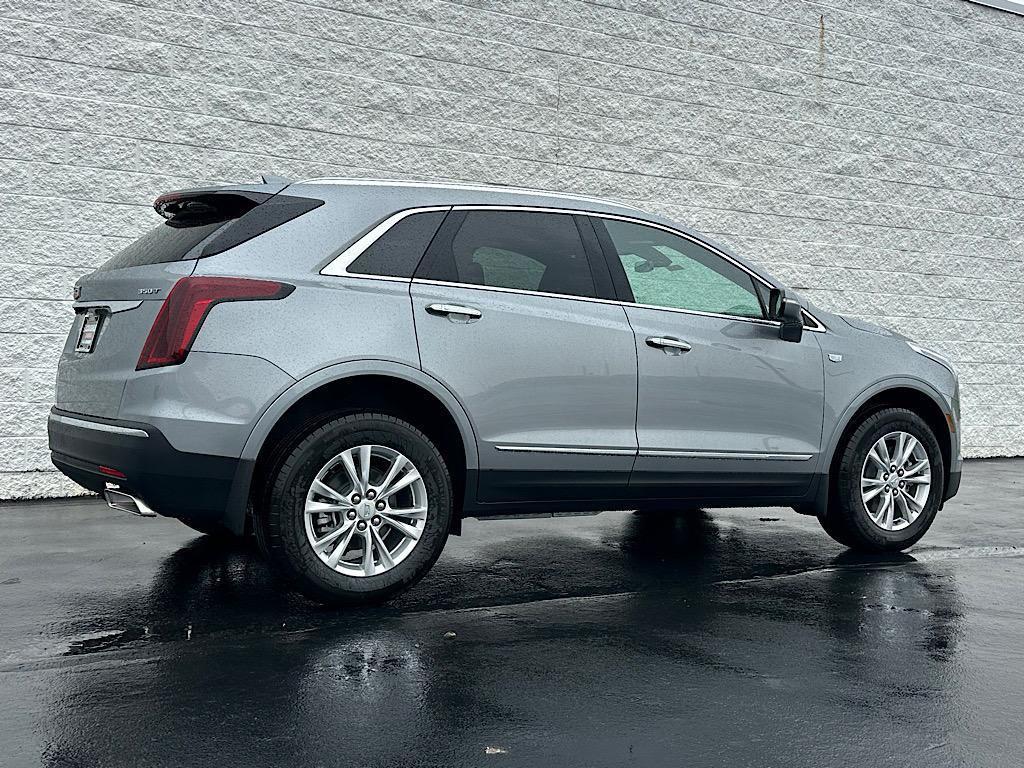 new 2025 Cadillac XT5 car, priced at $47,209