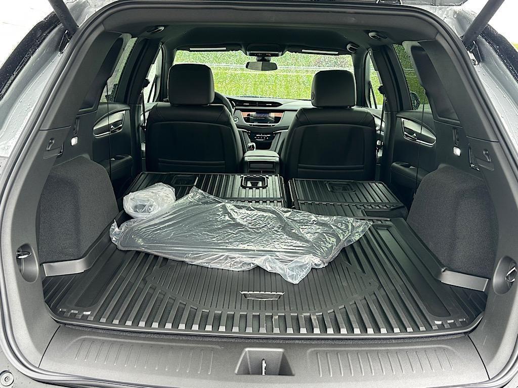 new 2025 Cadillac XT5 car, priced at $47,209