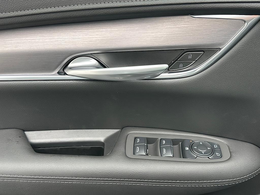 new 2025 Cadillac XT5 car, priced at $47,209