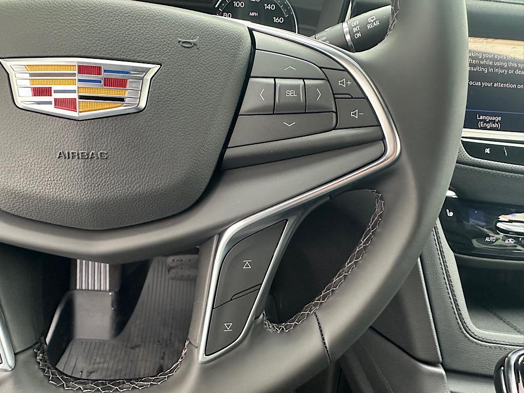 new 2025 Cadillac XT5 car, priced at $47,209