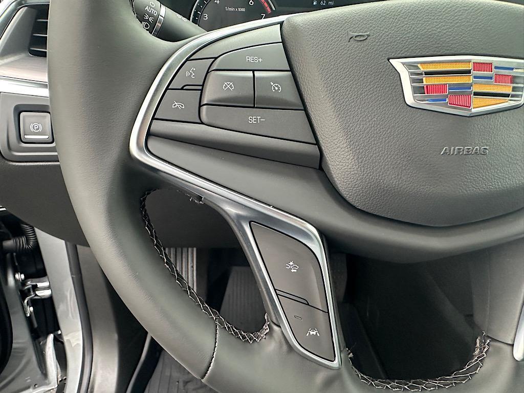 new 2025 Cadillac XT5 car, priced at $47,209