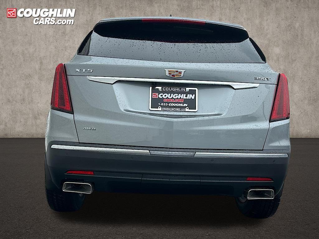 new 2025 Cadillac XT5 car, priced at $47,209