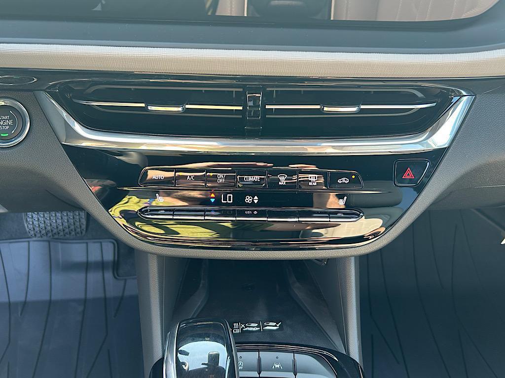 new 2025 Buick Envista car, priced at $29,996