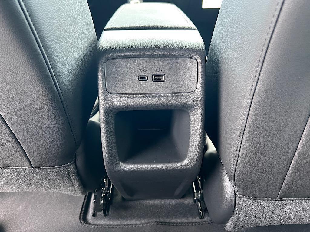 new 2025 Buick Envista car, priced at $26,707