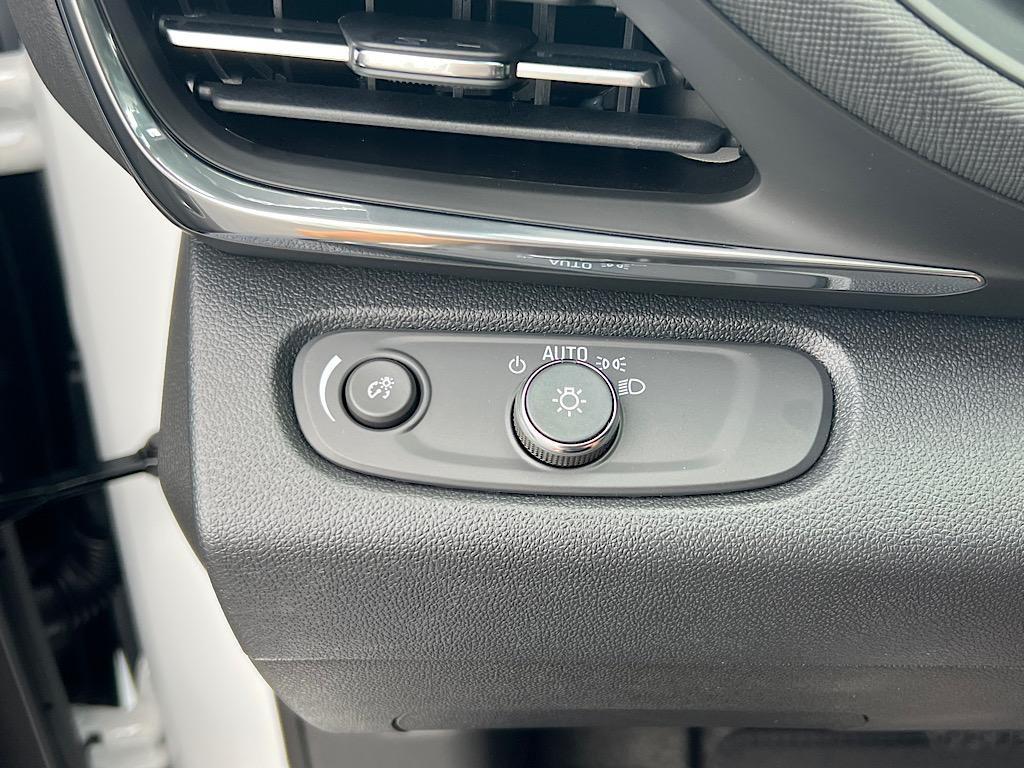 new 2025 Buick Envista car, priced at $26,707