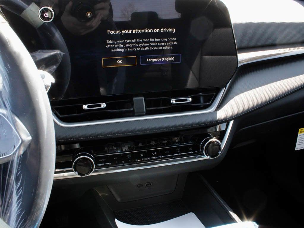 new 2025 Chevrolet Equinox car, priced at $31,354