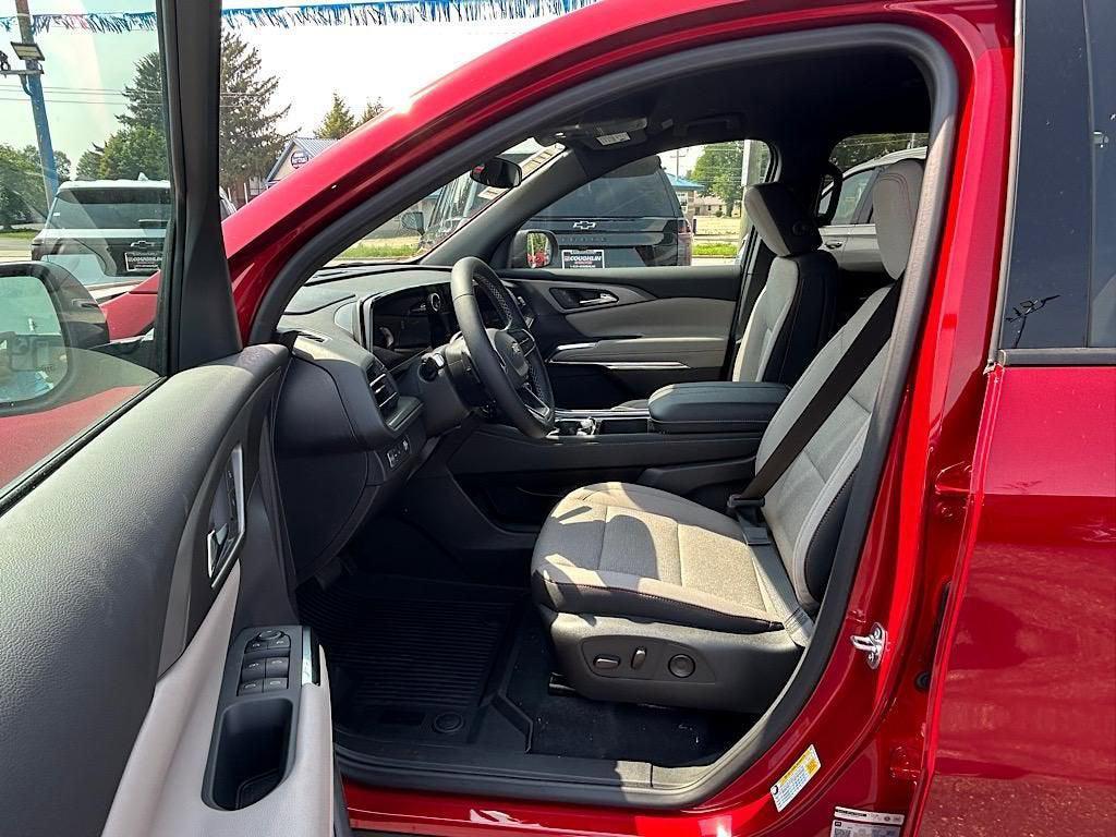 new 2025 Chevrolet Traverse car, priced at $41,225
