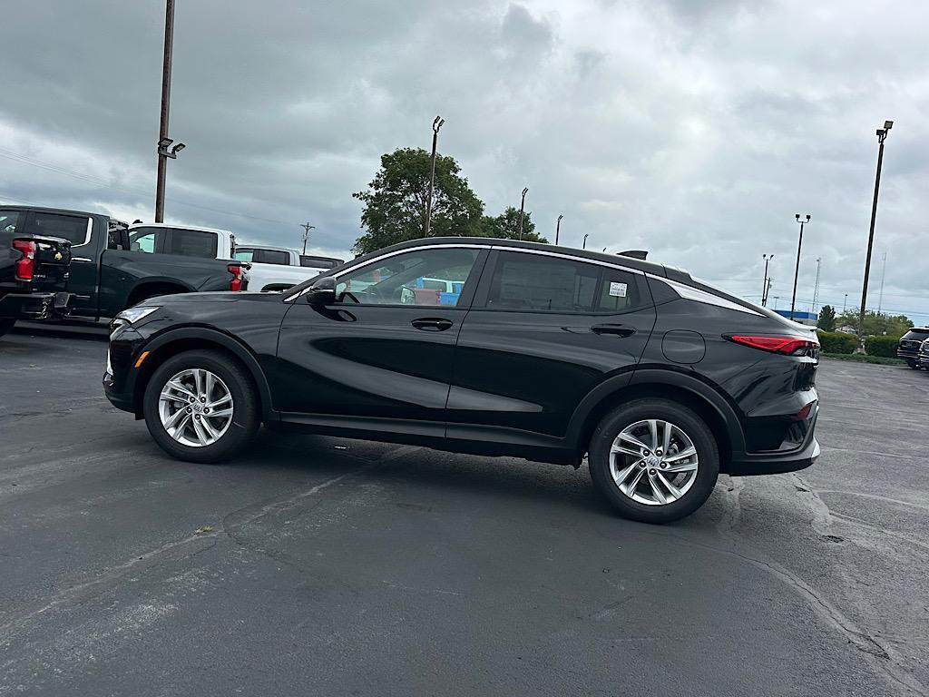 new 2025 Buick Envista car, priced at $27,153