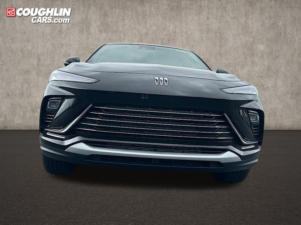 new 2025 Buick Envista car, priced at $26,653