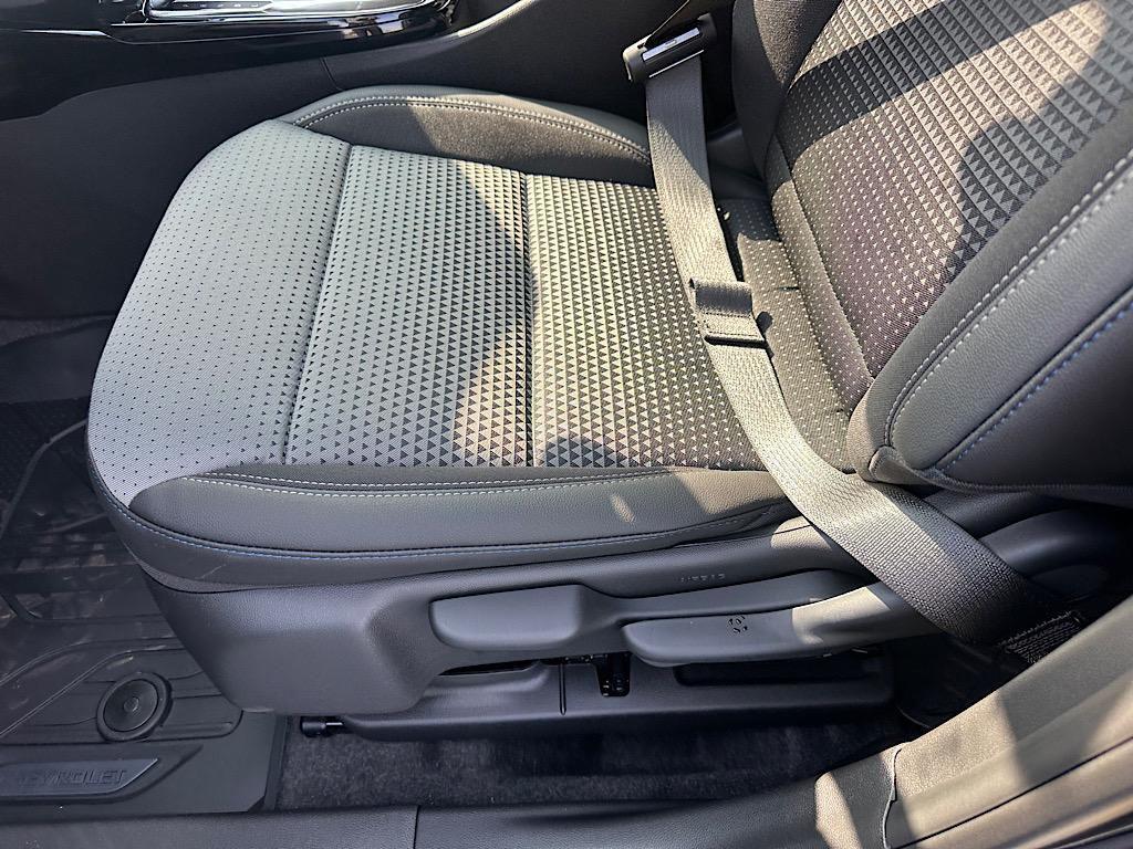 new 2025 Chevrolet Trax car, priced at $25,527