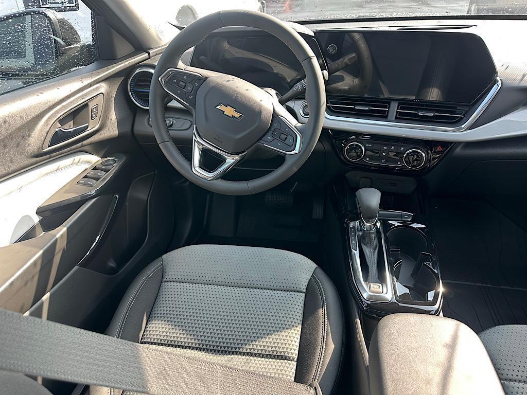 new 2025 Chevrolet Trax car, priced at $25,527