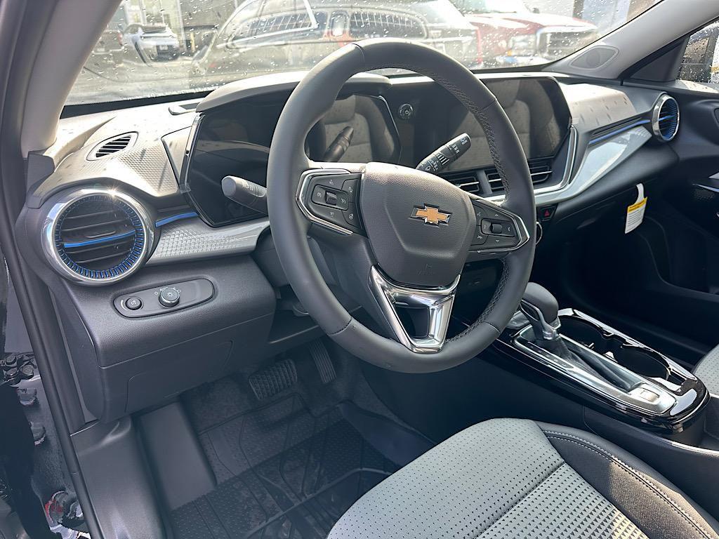 new 2025 Chevrolet Trax car, priced at $25,527