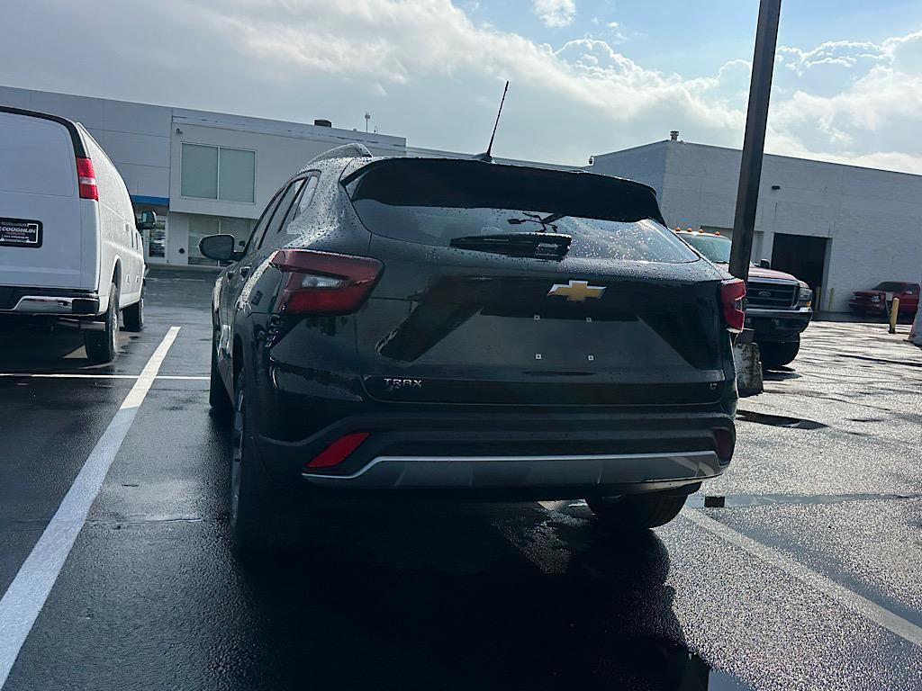 new 2025 Chevrolet Trax car, priced at $25,527