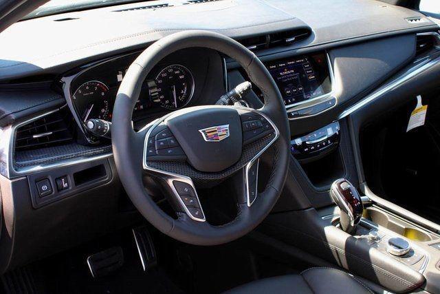 new 2025 Cadillac XT5 car, priced at $59,490