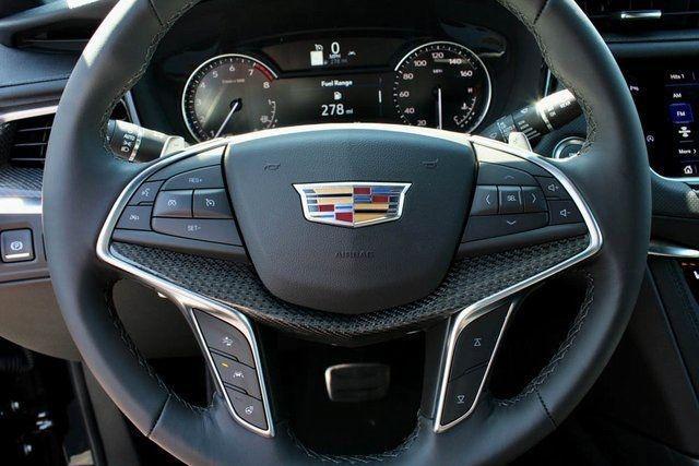 new 2025 Cadillac XT5 car, priced at $59,490