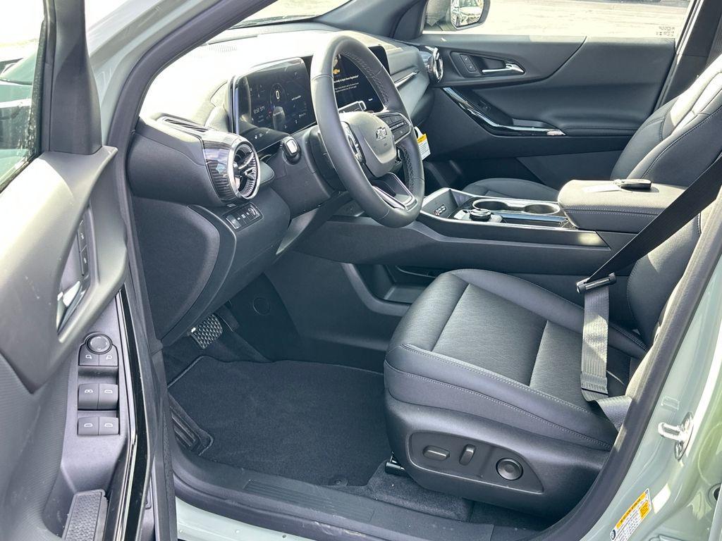 new 2026 Chevrolet Equinox car, priced at $35,984