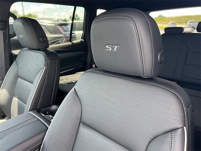 new 2025 Buick Enclave car, priced at $50,574