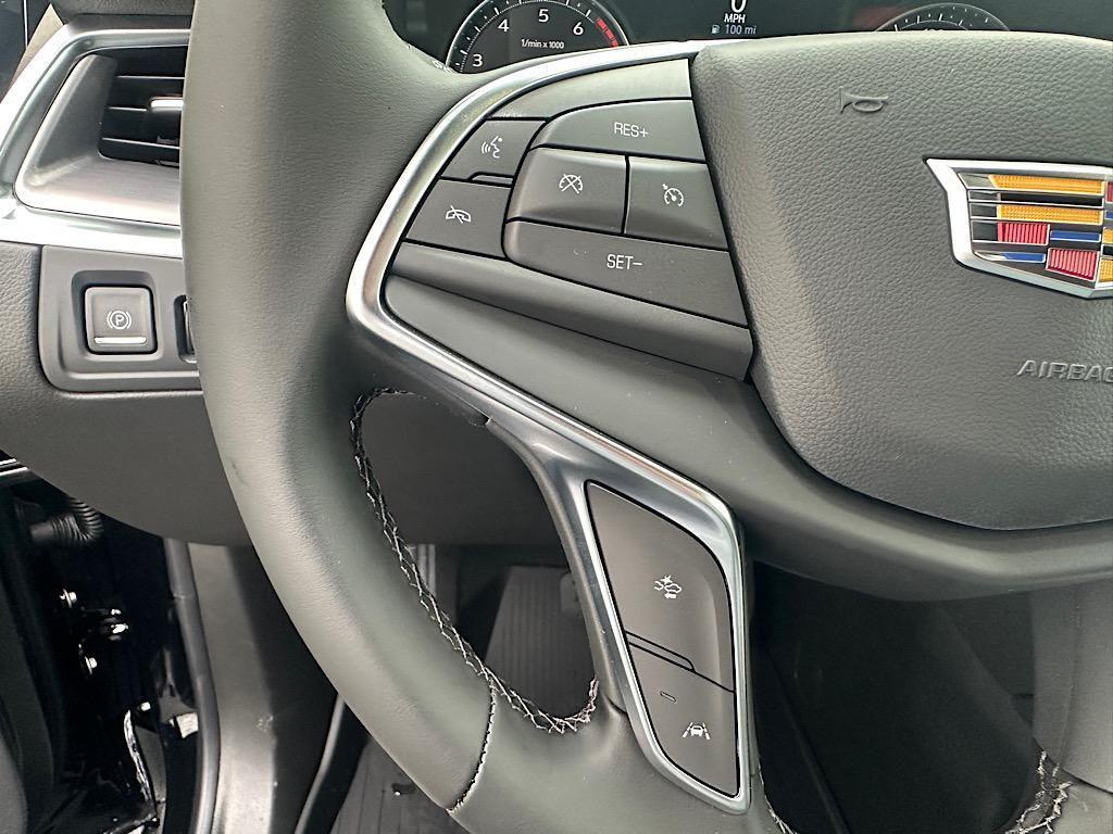 new 2025 Cadillac XT5 car, priced at $47,834