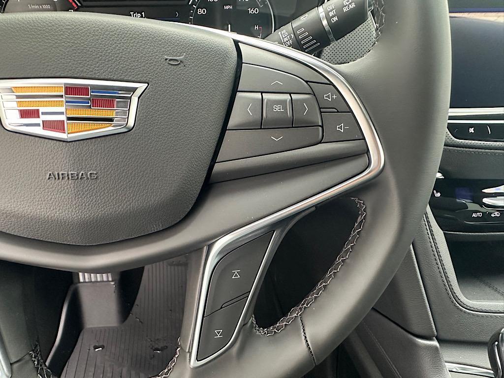 new 2025 Cadillac XT5 car, priced at $47,834