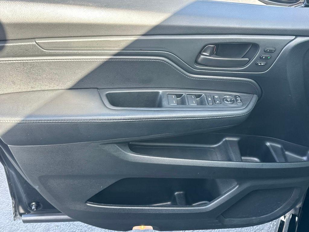 used 2023 Honda Odyssey car, priced at $29,282