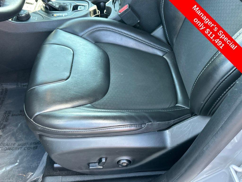 used 2019 Jeep Cherokee car, priced at $11,491