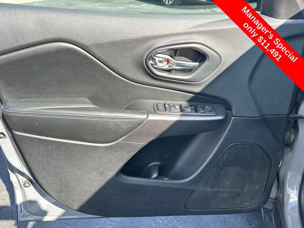 used 2019 Jeep Cherokee car, priced at $11,491