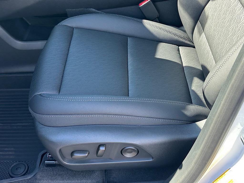 new 2026 Chevrolet Equinox car, priced at $37,304