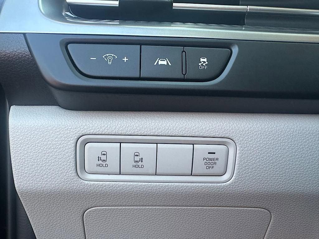 used 2023 Kia Carnival car, priced at $29,932