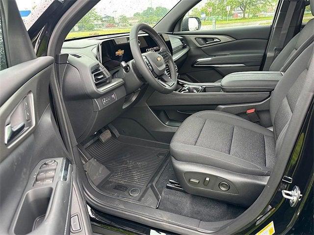 new 2025 Chevrolet Traverse car, priced at $43,714