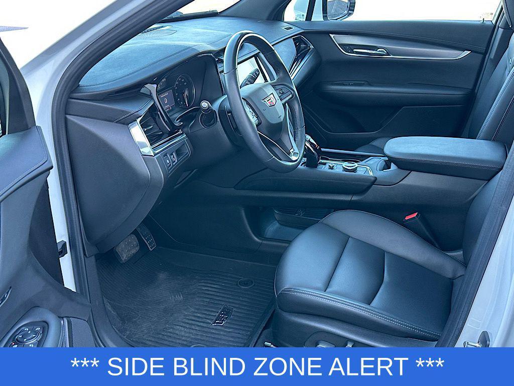 used 2023 Cadillac XT6 car, priced at $34,035