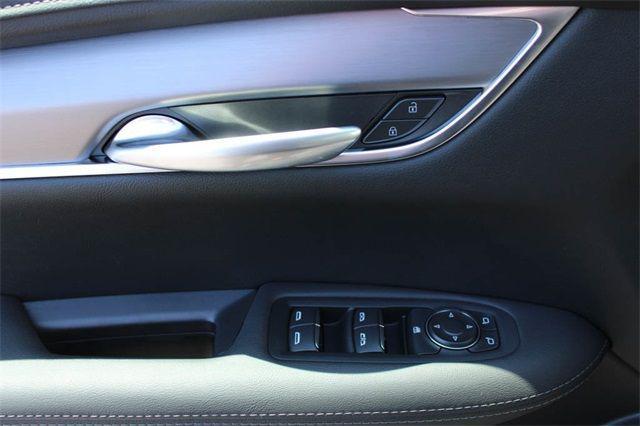 new 2025 Cadillac XT5 car, priced at $47,215