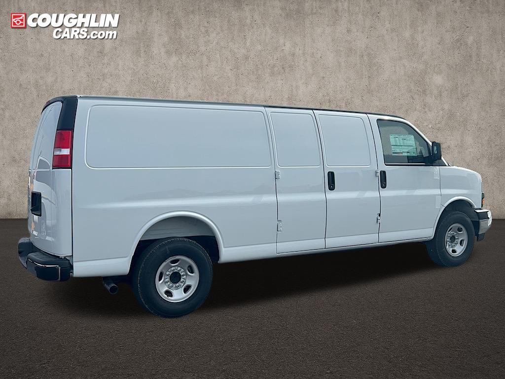 new 2025 Chevrolet Express 3500 car