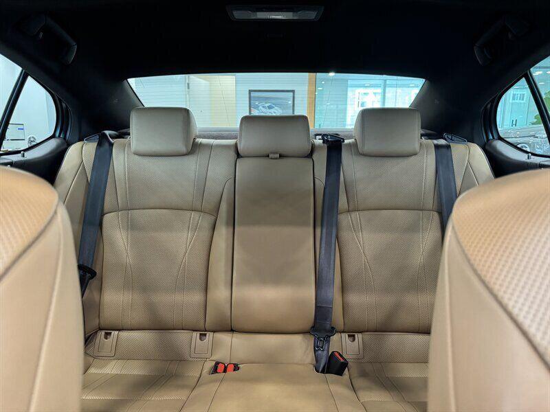 used 2019 Lexus ES 300h car, priced at $32,890