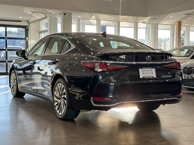 used 2019 Lexus ES 300h car, priced at $33,990