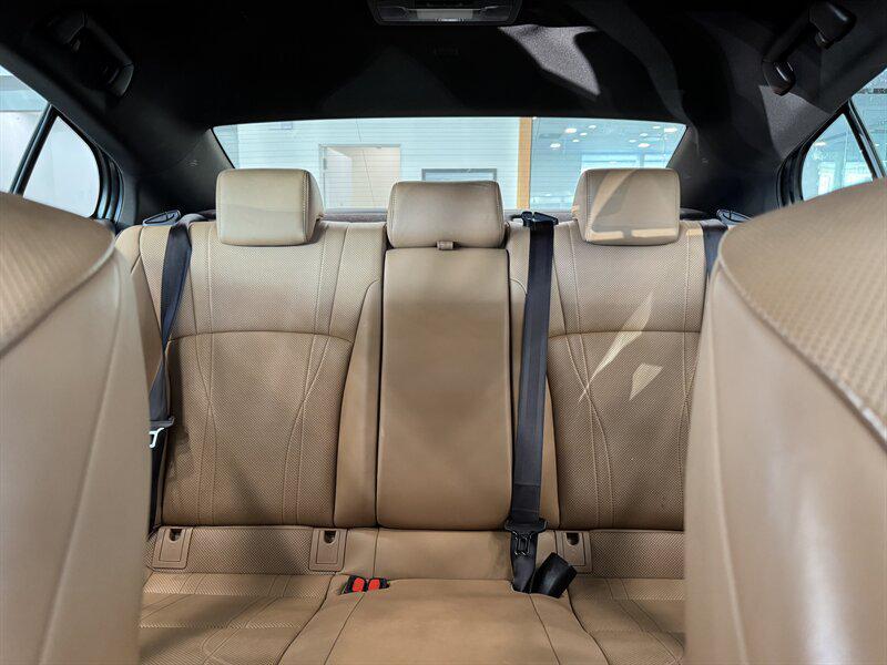 used 2019 Lexus ES 300h car, priced at $33,990