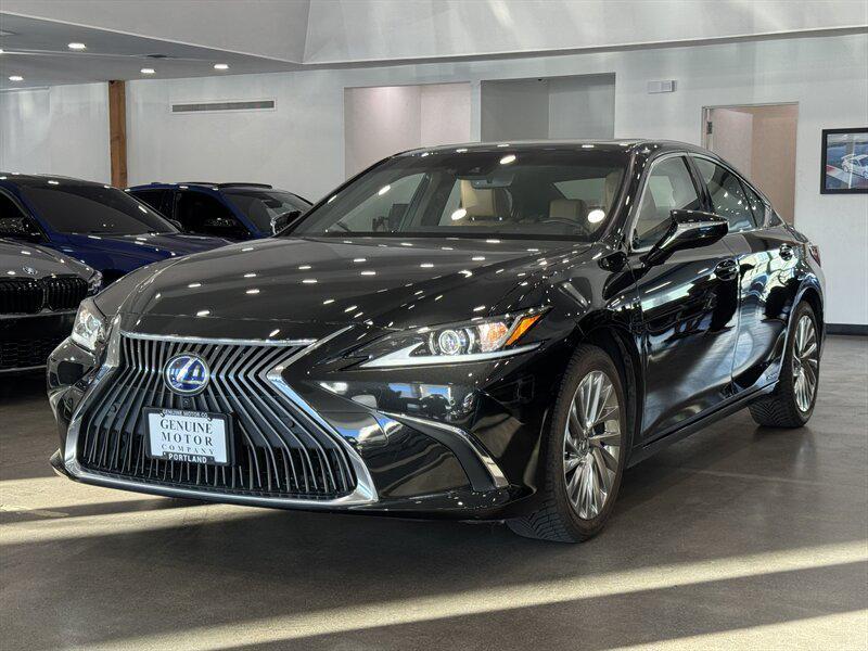 used 2019 Lexus ES 300h car, priced at $33,990