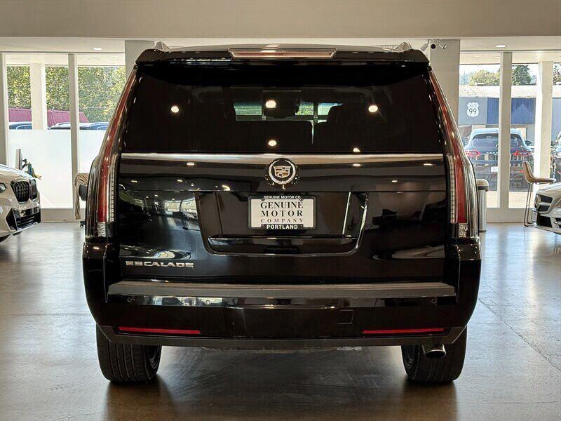 used 2015 Cadillac Escalade car, priced at $24,790