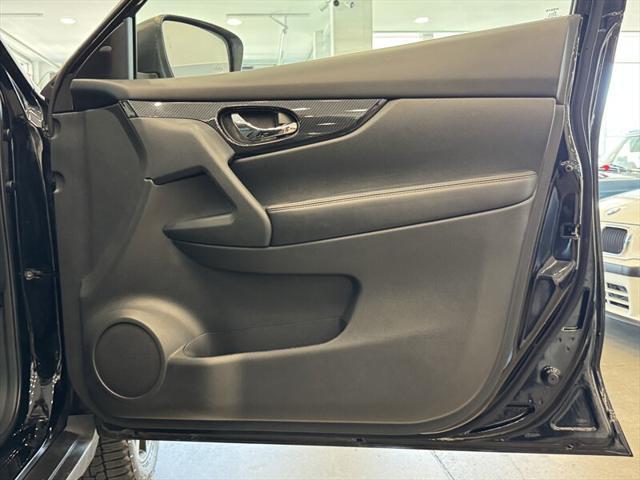used 2019 Nissan Rogue car, priced at $17,490