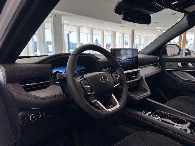 used 2025 Ford Explorer car, priced at $51,890