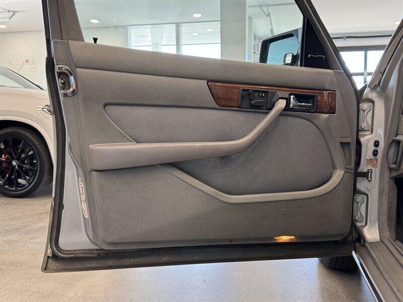 used 1987 Mercedes-Benz S-Class car, priced at $10,990
