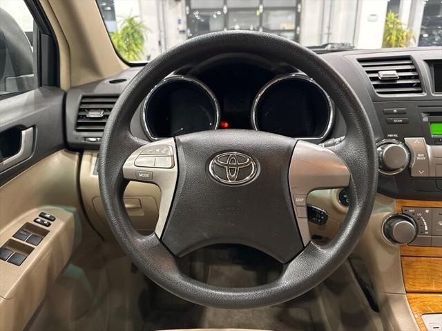 used 2008 Toyota Highlander Hybrid car, priced at $13,900