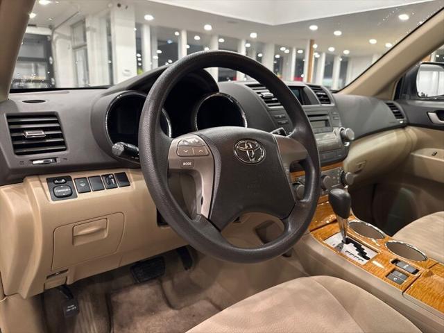 used 2008 Toyota Highlander Hybrid car, priced at $13,900