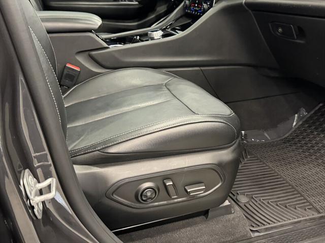 used 2022 Jeep Grand Cherokee car, priced at $32,490