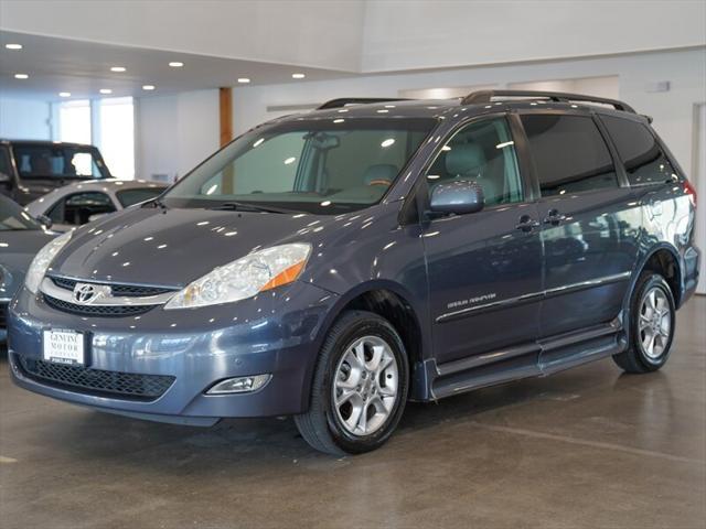 used 2006 Toyota Sienna car, priced at $11,900