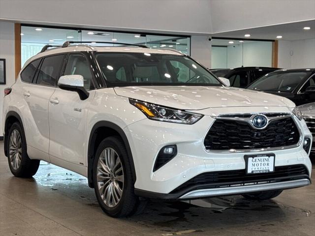 used 2021 Toyota Highlander Hybrid car, priced at $43,900