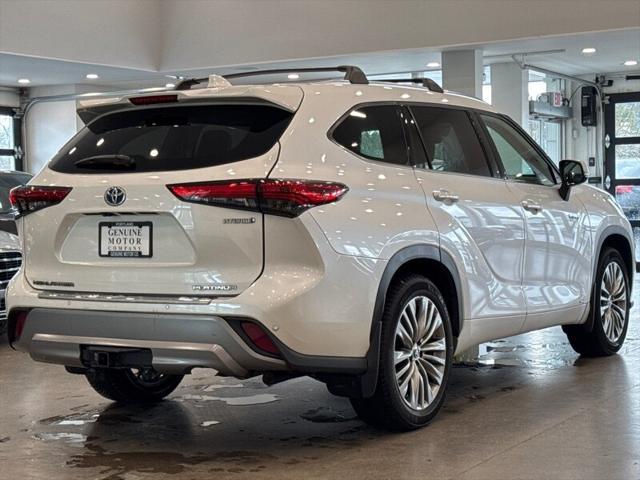 used 2021 Toyota Highlander Hybrid car, priced at $43,900