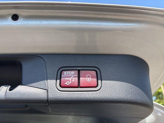 used 2021 Mercedes-Benz GLB 250 car, priced at $26,395